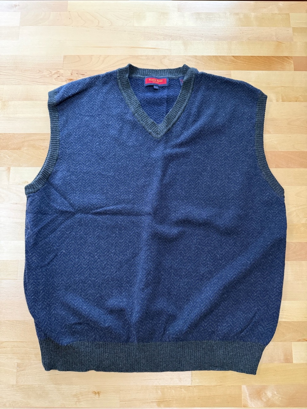 Vintage Austin Reed London Navy Herringbone Sweater Vest Men’s L Wool Cotton